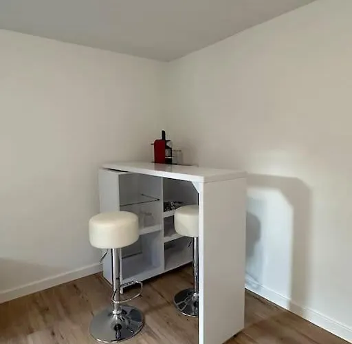 Einliegerwohnung In Altdorf 아파트 *